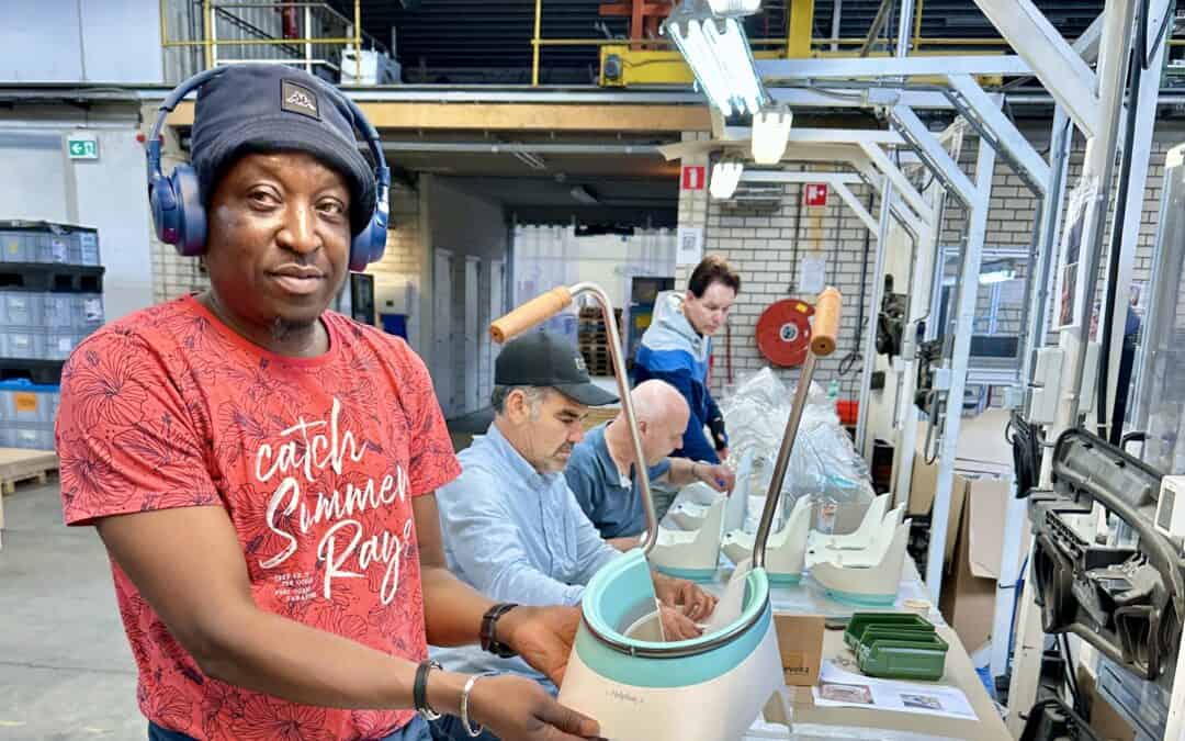 trotse productie armverlenger senzer maatschappelijk assemblage