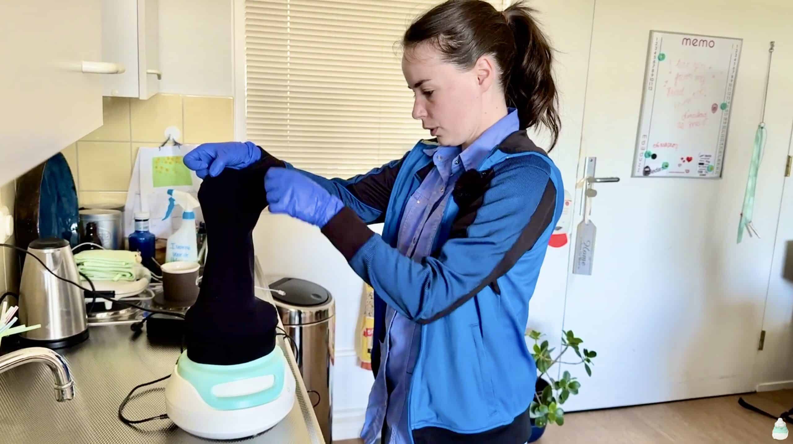 Amelia Earp van InteraktContour in Amersfoort verzorgende in opleiding werkt met de HelpSoq elke dag 