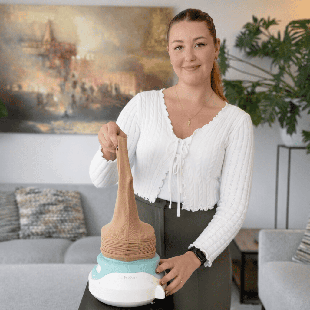 Laat de kous op het toestel rollen, terwijl je de voet van de kous omhoog houdt